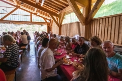 Repas-du-village-2